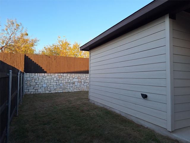 758 Staglin ST A, Buda, TX 78610