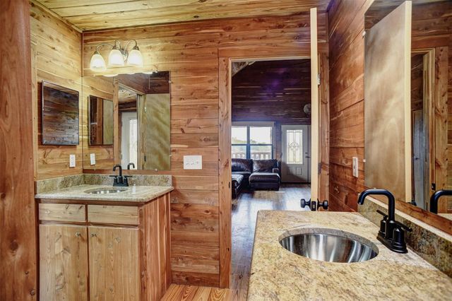 323 CR 446, Gonzales, TX 78629