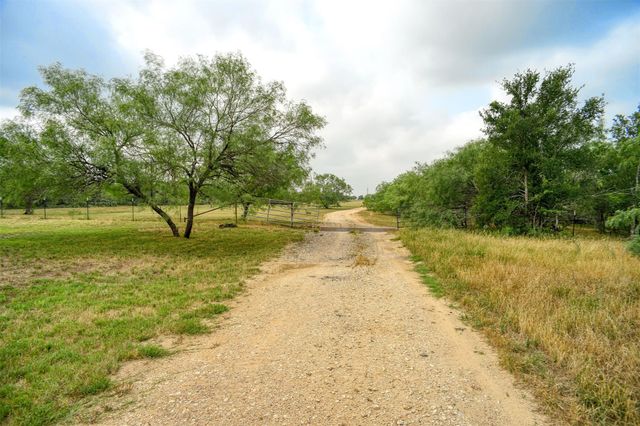 323 CR 446, Gonzales, TX 78629