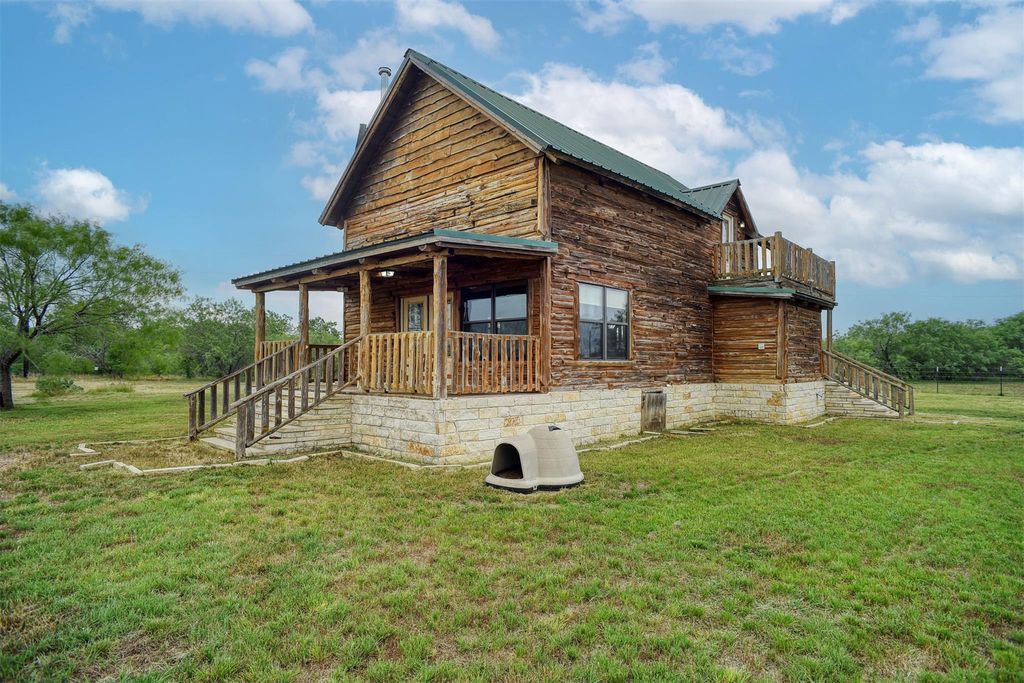 323 CR 446, Gonzales, TX 78629