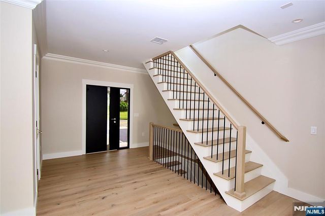 9-02 3rd Street, Fair Lawn, NJ 07410