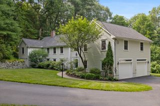 42 Cutler Rd, Andover, MA 01810