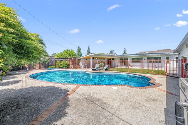 408 La Sierra Way, Gilroy, CA 95020