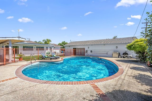 408 La Sierra Way, Gilroy, CA 95020