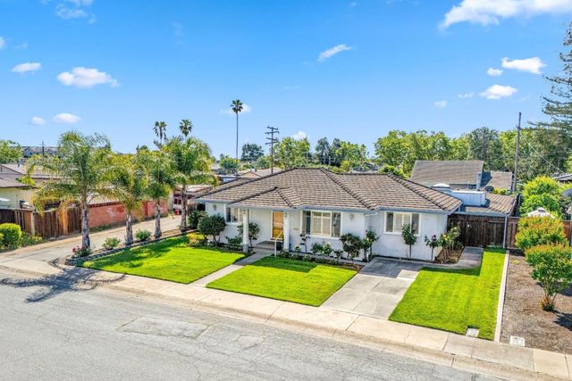 408 La Sierra Way, Gilroy, CA 95020