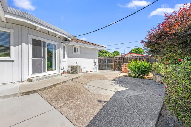 408 La Sierra Way, Gilroy, CA 95020