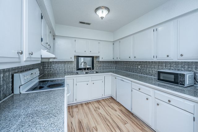 200 Heber Road, Summerville, SC 29485
