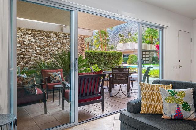 500 W Arenas Road 4, Palm Springs, CA 92262