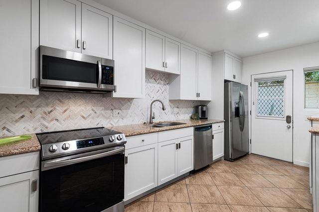 500 W Arenas Road 4, Palm Springs, CA 92262