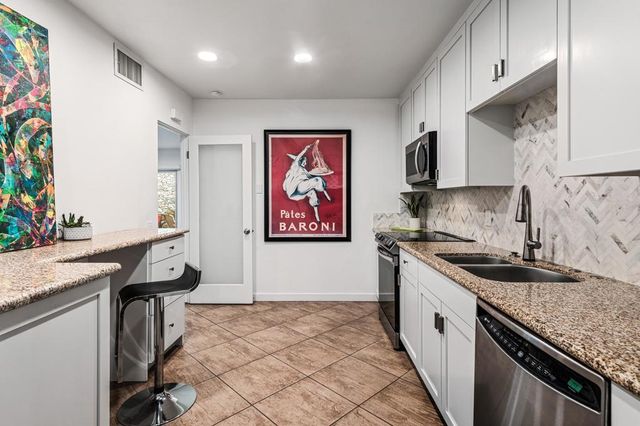 500 W Arenas Road 4, Palm Springs, CA 92262