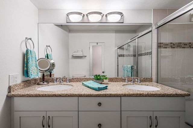 500 W Arenas Road 4, Palm Springs, CA 92262