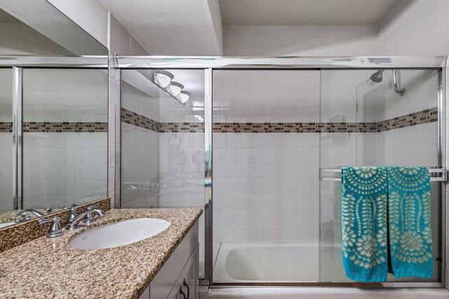 500 W Arenas Road 4, Palm Springs, CA 92262