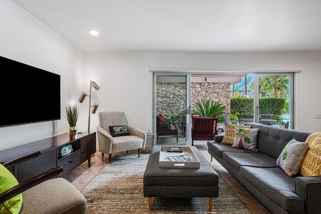 500 W Arenas Road 4, Palm Springs, CA 92262