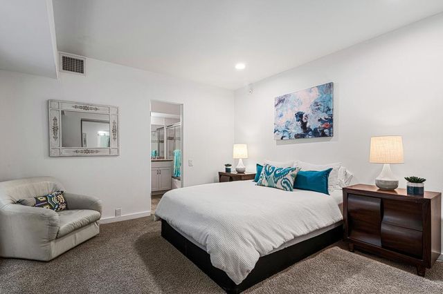 500 W Arenas Road 4, Palm Springs, CA 92262