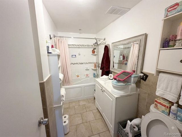 2339 Faber Street, Hamtramck, MI 48212