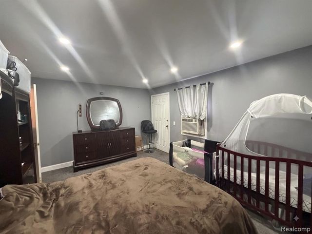 2339 Faber Street, Hamtramck, MI 48212