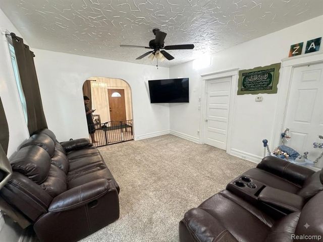 2339 Faber Street, Hamtramck, MI 48212