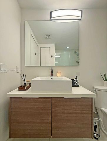 1010 SW 2nd Ave 1709, Miami, FL 33130
