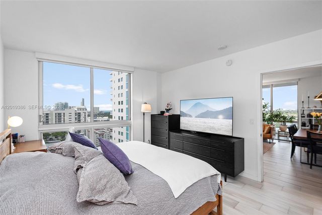 1010 SW 2nd Ave 1709, Miami, FL 33130