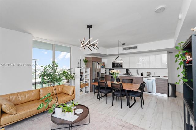 1010 SW 2nd Ave 1709, Miami, FL 33130