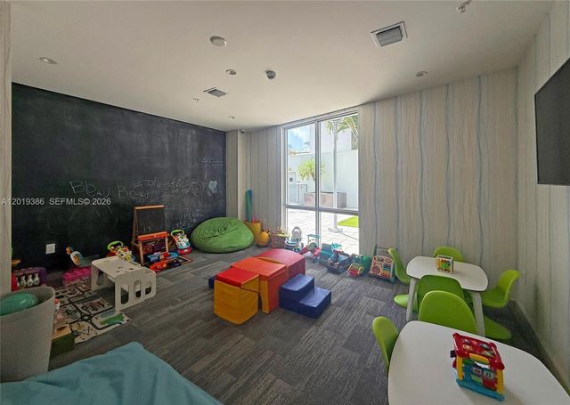1010 SW 2nd Ave 1709, Miami, FL 33130