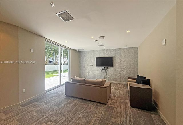 1010 SW 2nd Ave 1709, Miami, FL 33130
