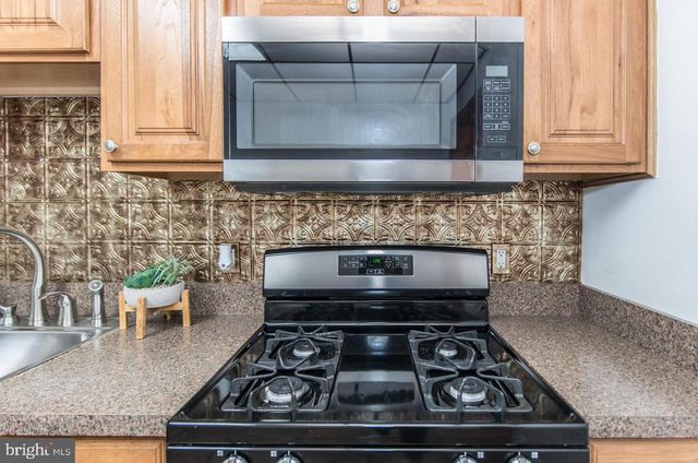 2833 ALMOND ST, Philadelphia, PA 19134