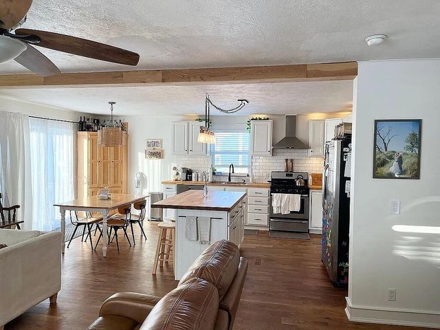 14519 Lemontree Lane, West Olive, MI 49460