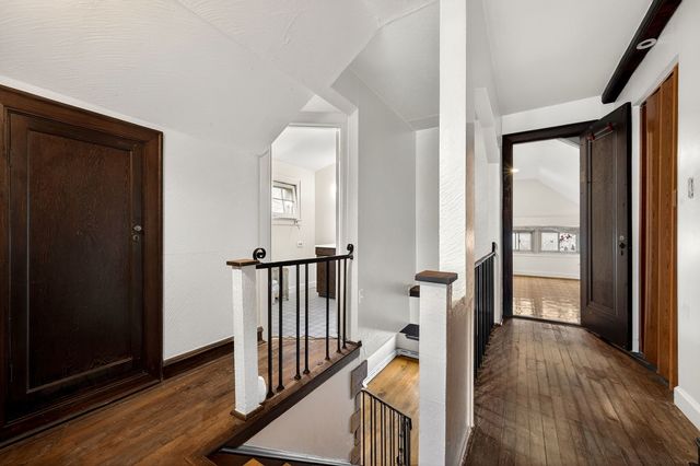 5832 N Sacramento Avenue, Chicago, IL 60659