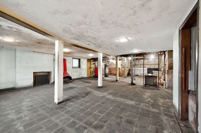 5832 N Sacramento Avenue, Chicago, IL 60659