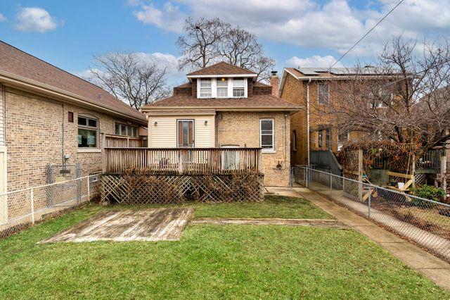 5832 N Sacramento Avenue, Chicago, IL 60659