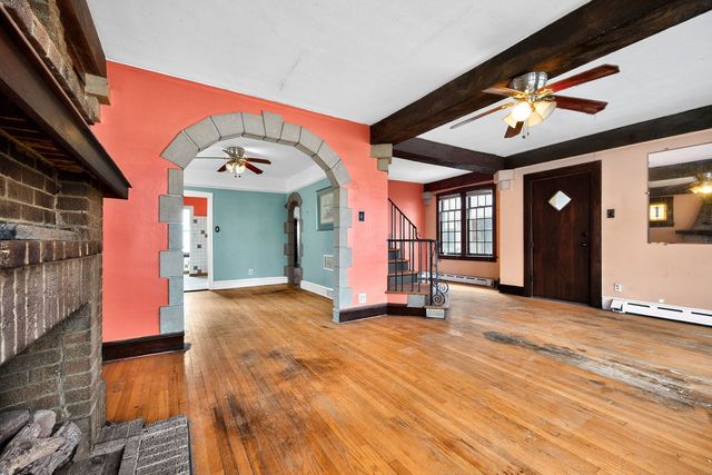 5832 N Sacramento Avenue, Chicago, IL 60659