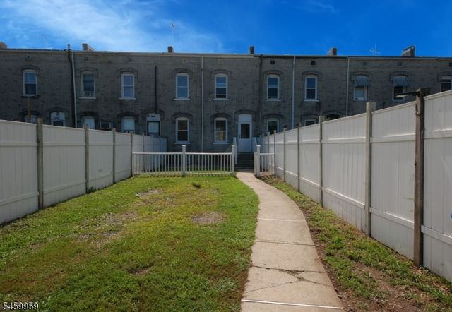 23 Lagrange Street, Raritan Boro, NJ 08869