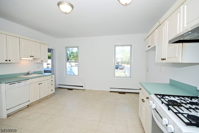23 Lagrange Street, Raritan Boro, NJ 08869
