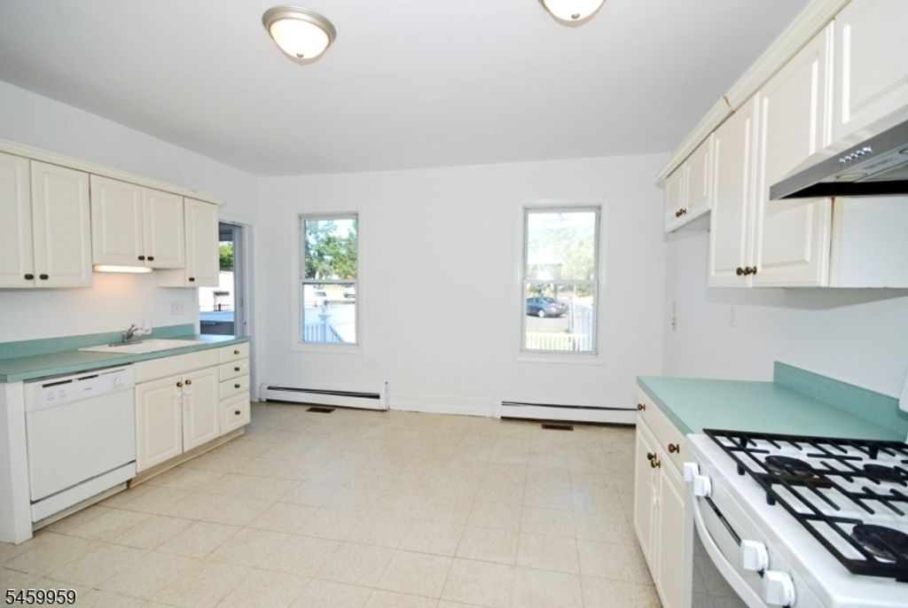 23 Lagrange Street, Raritan Boro, NJ 08869 — photo 5