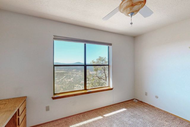 19 HIGH COUNTRY Drive, Cedar Crest, NM 87008