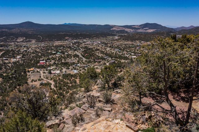 19 HIGH COUNTRY Drive, Cedar Crest, NM 87008