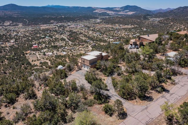 19 HIGH COUNTRY Drive, Cedar Crest, NM 87008