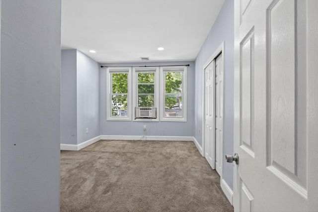 1365 DYRE ST, Philadelphia, PA 19124