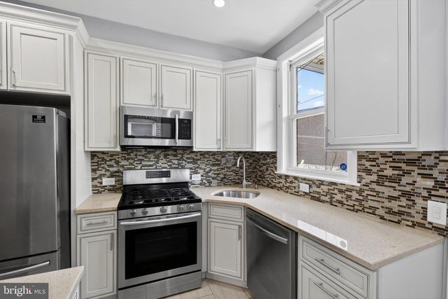 1365 DYRE ST, Philadelphia, PA 19124
