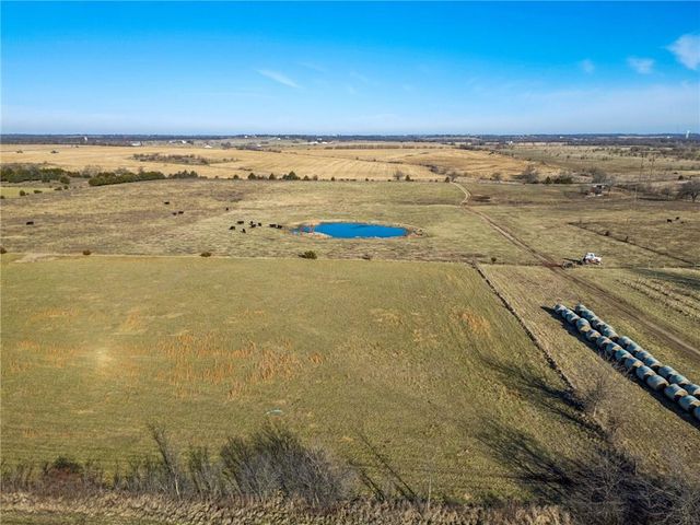 4033 W 367th Street, Louisburg, KS 66053
