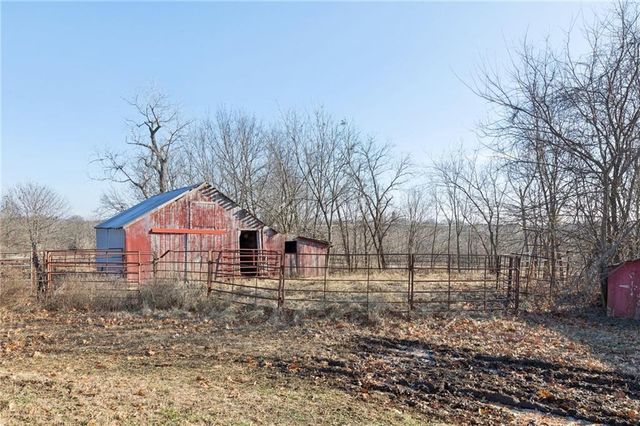 4033 W 367th Street, Louisburg, KS 66053