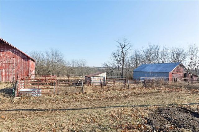 4033 W 367th Street, Louisburg, KS 66053