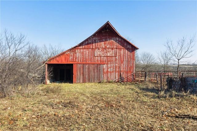 4033 W 367th Street, Louisburg, KS 66053