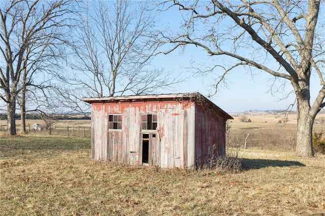 4033 W 367th Street, Louisburg, KS 66053