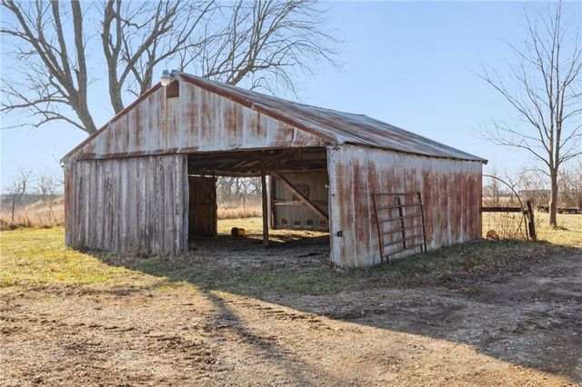 4033 W 367th Street, Louisburg, KS 66053