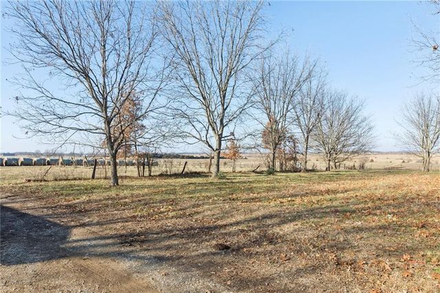 4033 W 367th Street, Louisburg, KS 66053