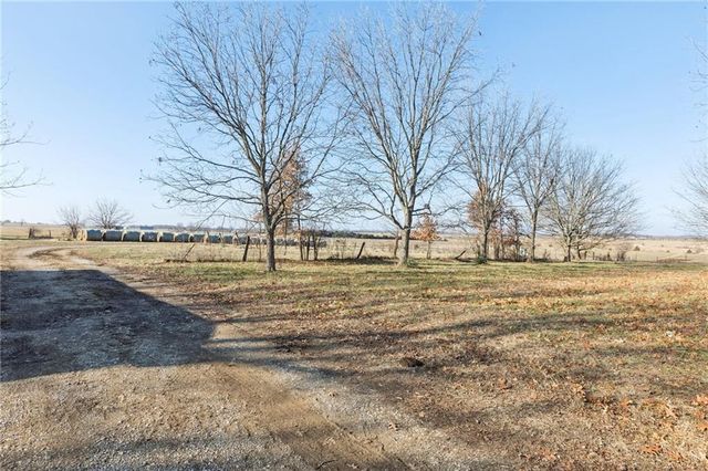4033 W 367th Street, Louisburg, KS 66053