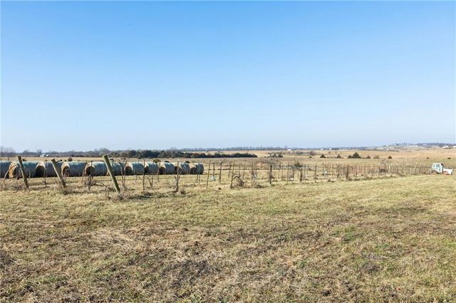 4033 W 367th Street, Louisburg, KS 66053