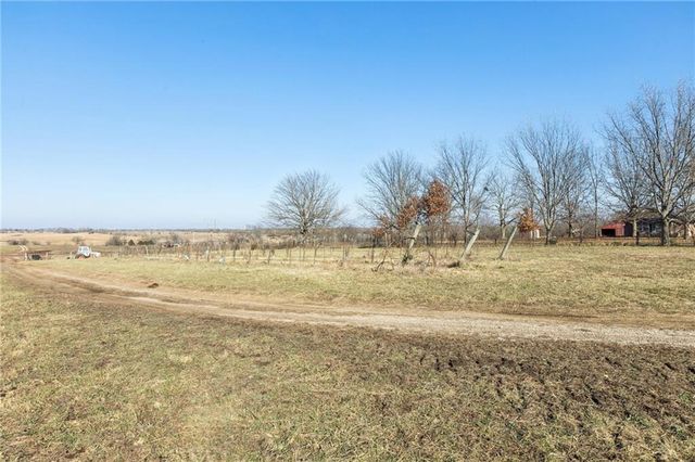 4033 W 367th Street, Louisburg, KS 66053
